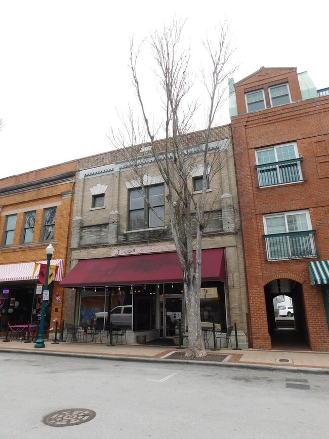 Building Photo - 216 Middle St