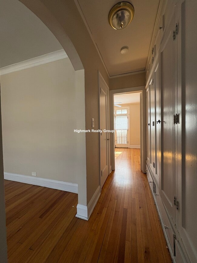 Building Photo - 909 Elmwood Ave