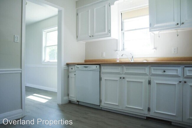 Building Photo - 4 br, 1 bath House - 26231 Farringdon Ave