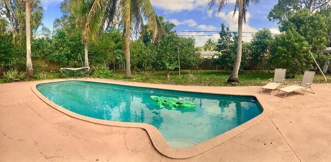 Foto del edificio - 6863  Lakeside Road