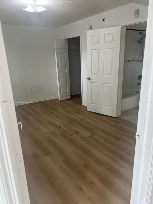 Building Photo - 2475 NW 16th St Rd