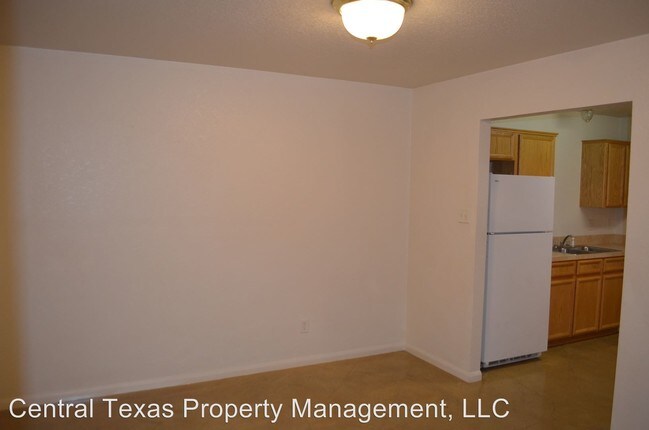 Foto del edificio - 932 Rosewood Dr