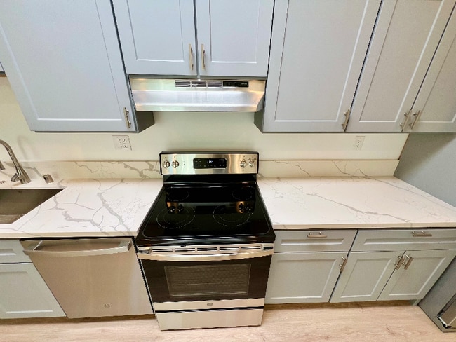 Photo - 859 W 43rd Pl House