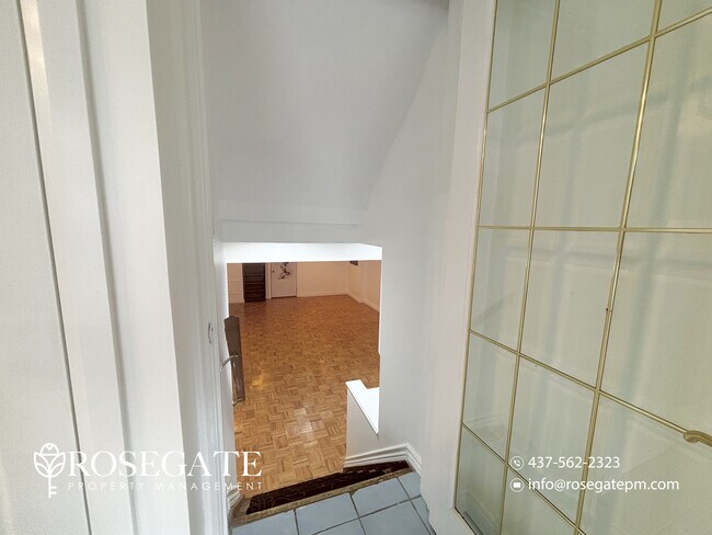 Photo du bâtiment - Pet-Friendly 1-Bedroom Basement Apartment with Internet Included – Hamilton