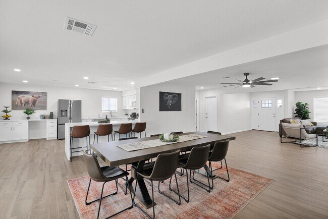 Building Photo - Fully renovated 4/2/2 Tempe Home