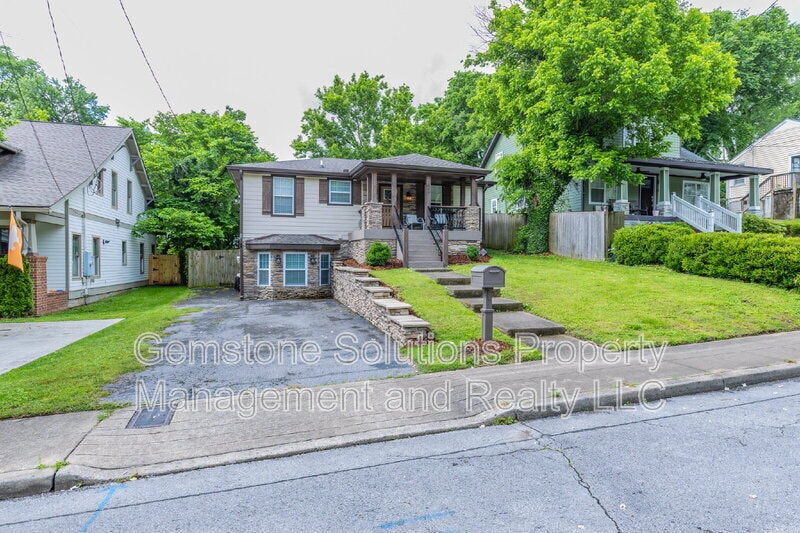 Primary Photo - 1406 Lillian St