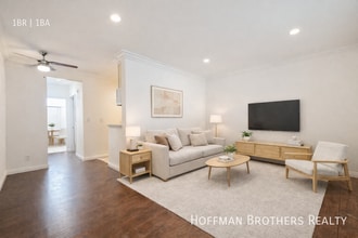 Building Photo - 14024 Oxnard St