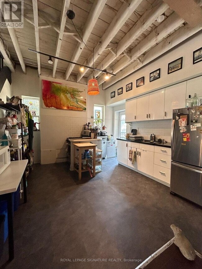 Photo du bâtiment - 263 Wellesley St E