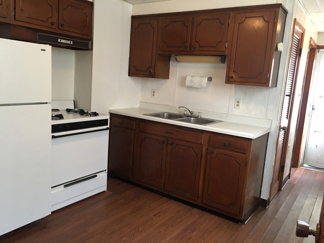 15 6th St Unit 9, Midland, PA 15059 Apartments in Midland, PA