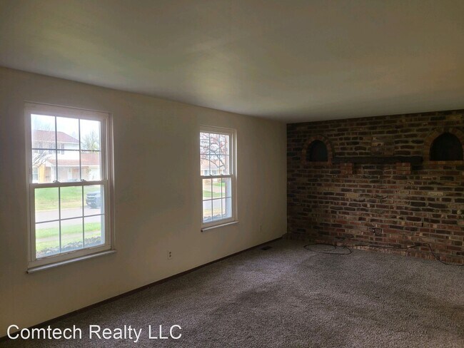Building Photo - 4 br, 1.5 bath House - 7048 Safari Drive