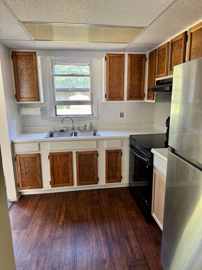 Building Photo - 86 Pinecrest Dr