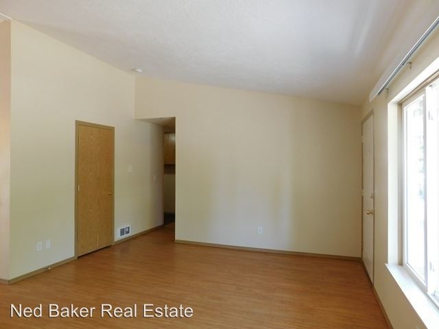Building Photo - 3 br, 2 bath House - 2040 16th St NE