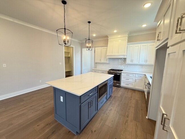 Building Photo - 4BR/3.5BA Home For Rent