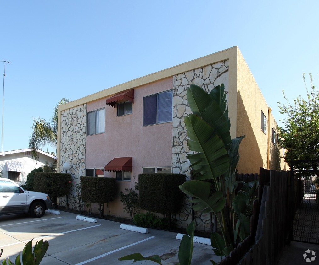 Primary Photo - 4557 33rd St