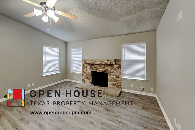 Foto del edificio - 510 S Waxahachie St, Mansfield