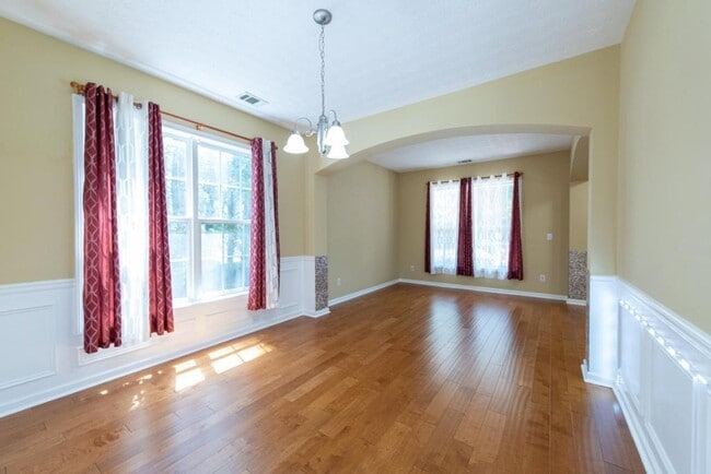 Foto del edificio - 2227 Longmont Dr