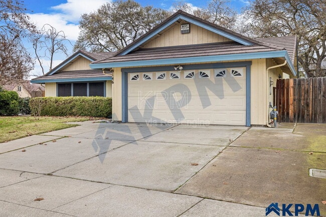 Building Photo - 9146 Blue Fox Way