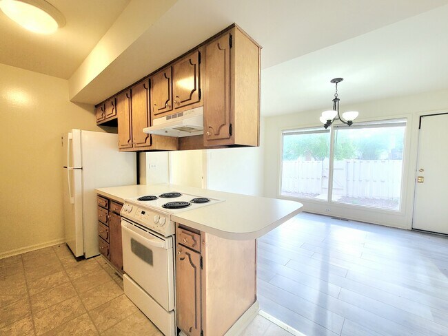 Foto del edificio - 3D tour available! Beautiful 3 bedroom 1.5...