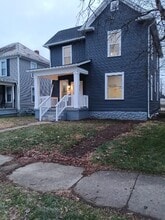 Building Photo - 564 E Chestnut St