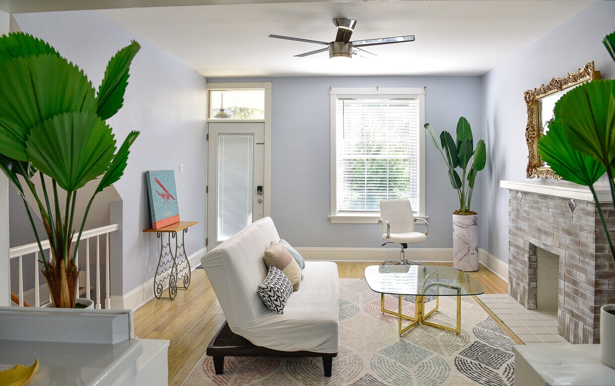 Foto principal - 3469 Giles Ave