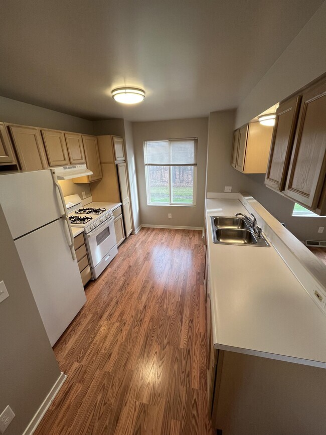 Foto del edificio - 7992 Green Meadow Ct
