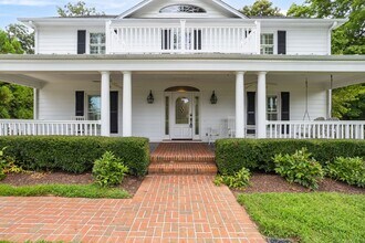 Building Photo - 4205 Belvoir Dr