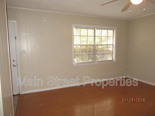 Foto del edificio - 5187 Hilltop Dr