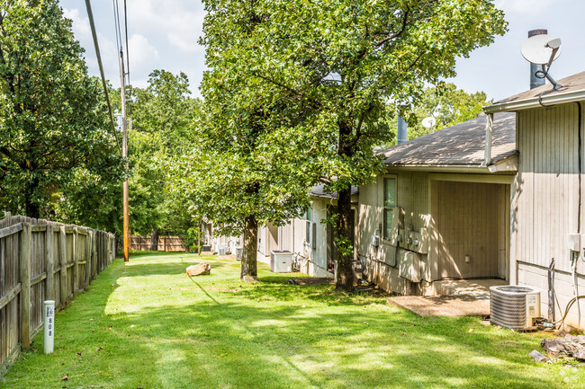 Building Photo - Green Mountain Apartments