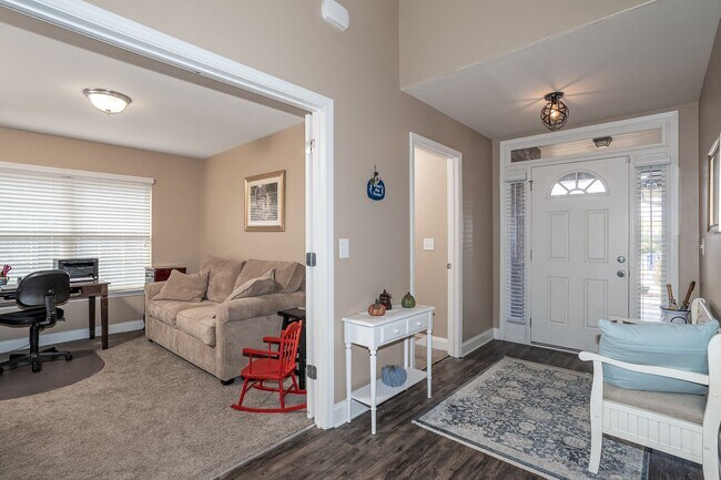 Building Photo - 4 Bedroom Single Family Home For Rent