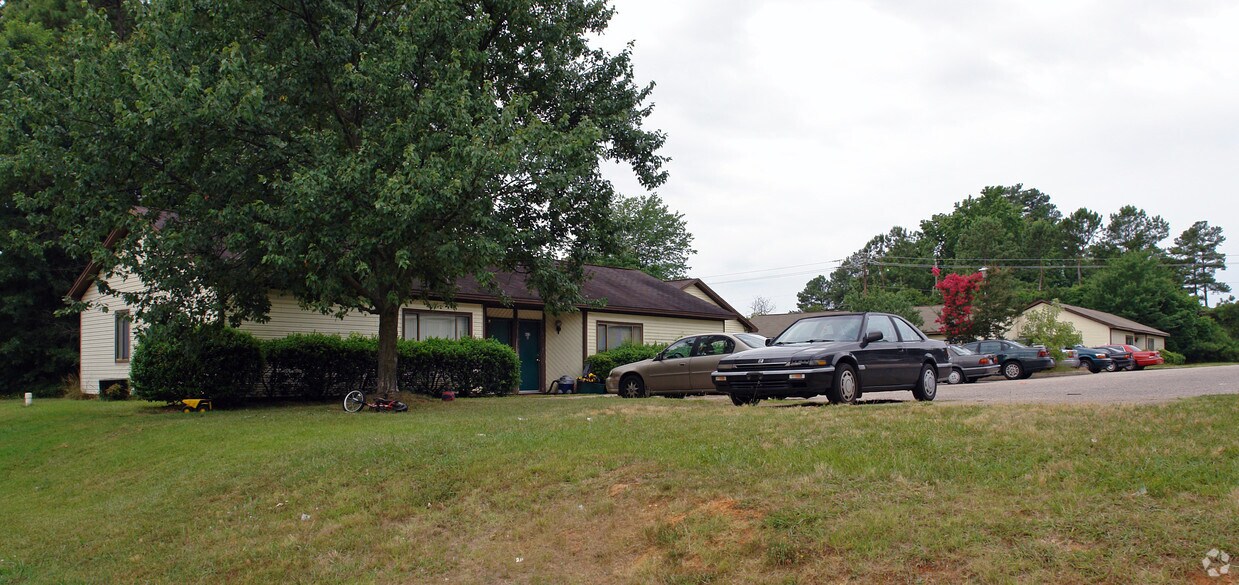 Foto del edificio - 601-613 Bashford Rd