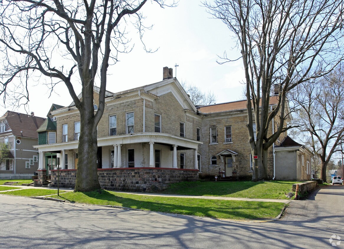 Primary Photo - 209 N 2nd St