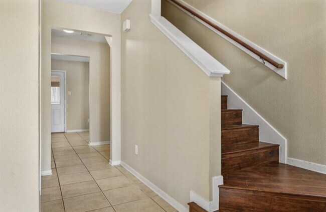 Building Photo - 2106 Tomlinson Trail Dr