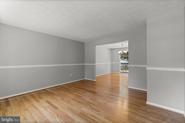 Building Photo - 8428 Braddock Way