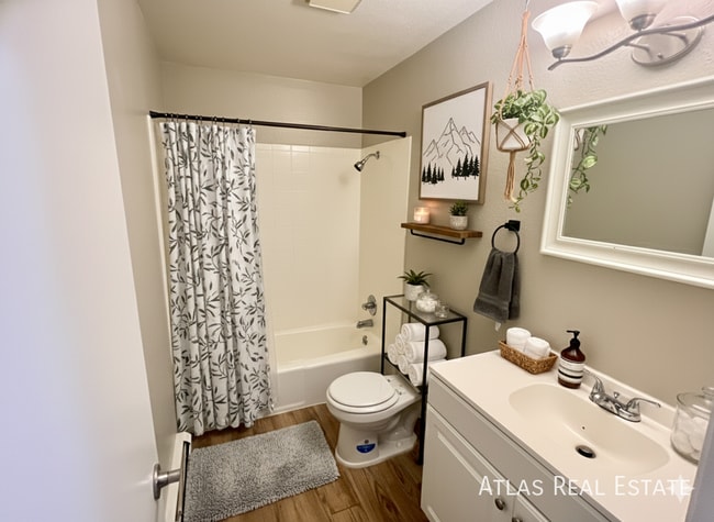 Building Photo - 415 St Vrain Pl