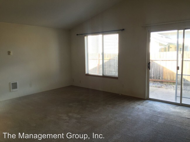 Building Photo - 2820 NE 84th St