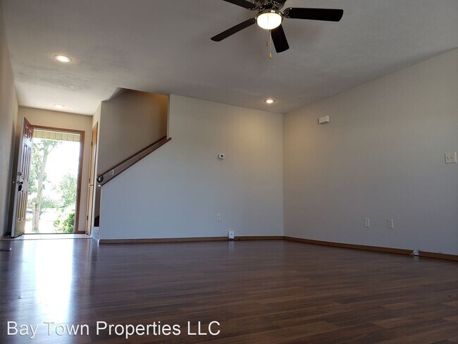Foto del edificio - 3 br, 2 bath House - 211 Village Ct