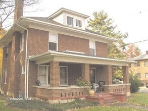 Building Photo - 700 S Main St