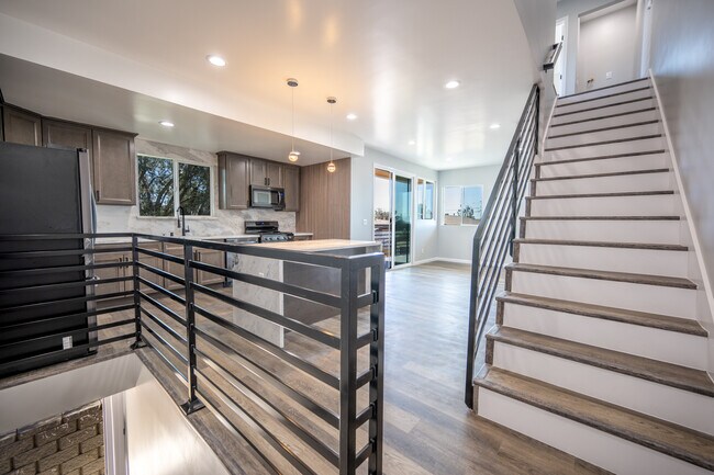 Foto del edificio - 4811 Iroquois Ave