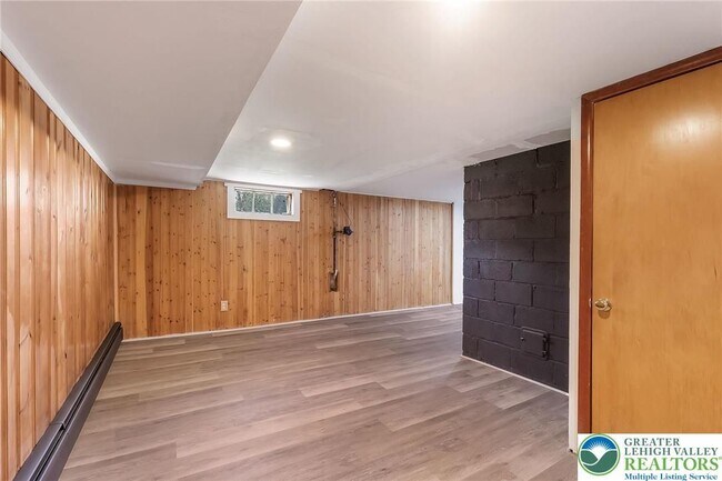Foto del edificio - 657 Beverly Dr