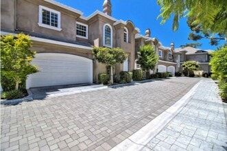 Building Photo - 2731 Montavo Pl
