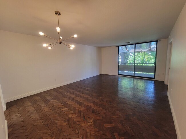 Photo - Stylish 2 Bed 1 Bath Midtown Apartment