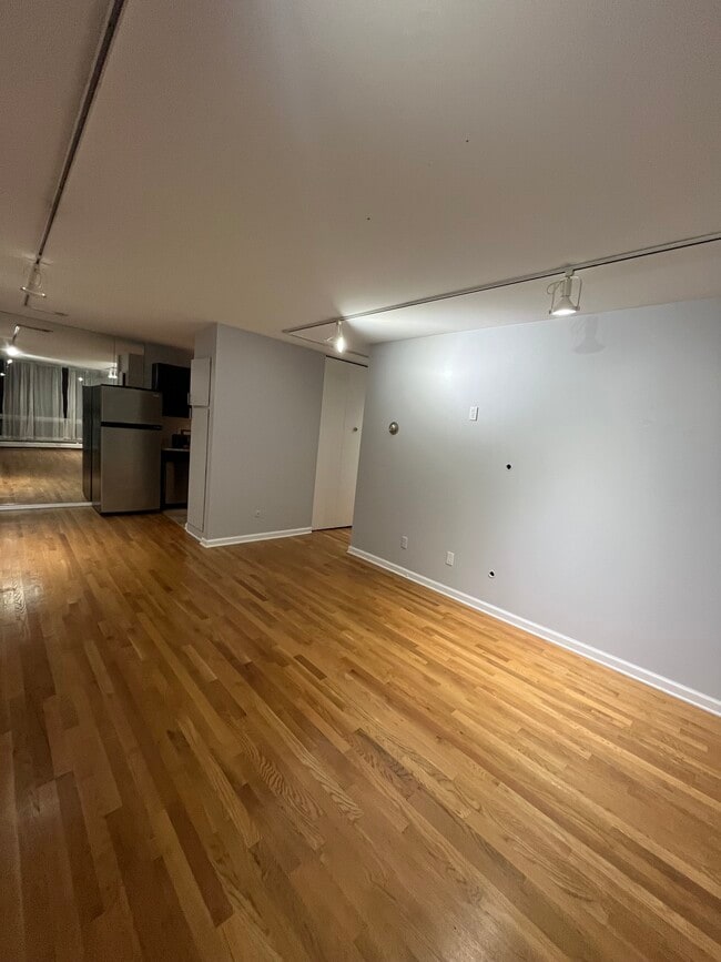 Building Photo - 150 Bird Ave