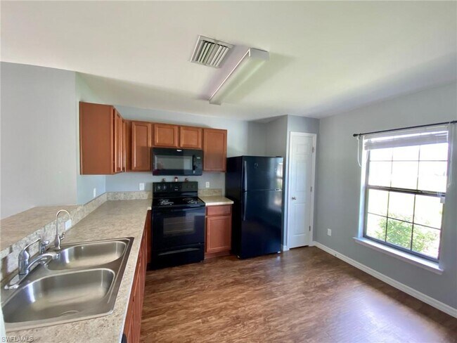 Foto del edificio - 1817 SW 25th St