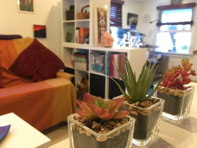 Building Photo - 2522 E Lee St