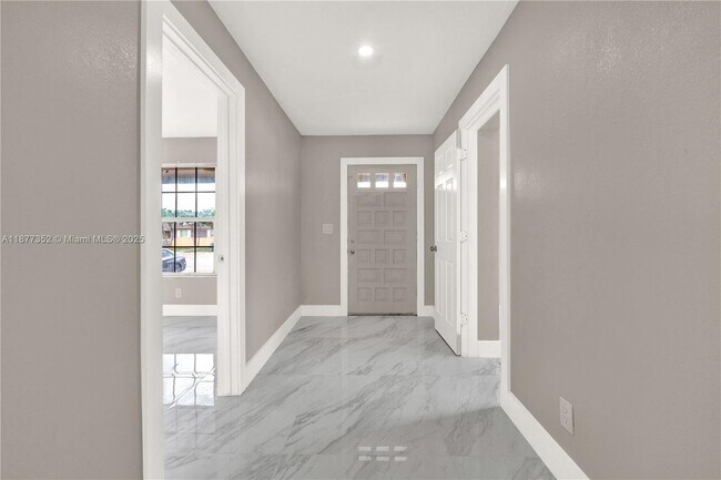 Foto del edificio - 951 W 30th St