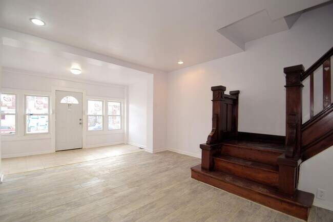Foto del edificio - 5607 Springfield Ave