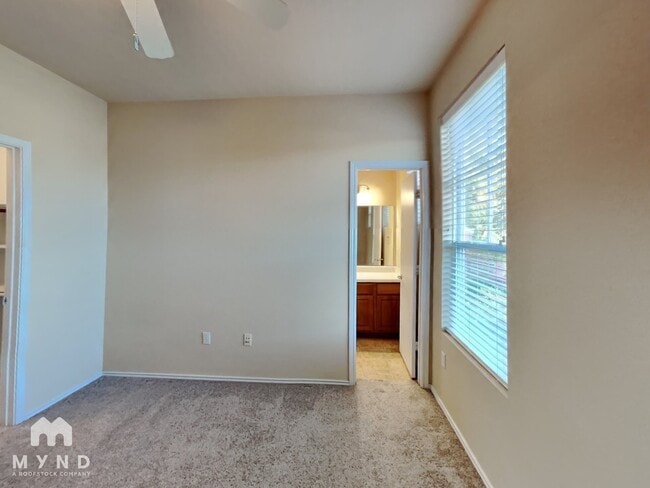 Building Photo - 2216 Zach Scott St