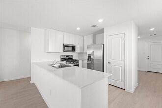 Building Photo - 28714 Bottom Grass Trl