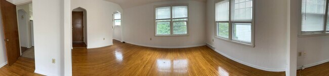 Building Photo - 4423 Vermaas Ave