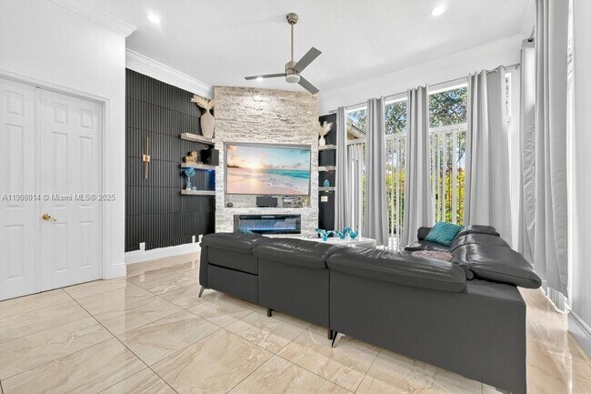 Foto del edificio - 6313 Paradise Cove